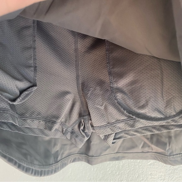 LouKieth Gray Mini Skater Skirt for Athletic Wear - Picture 4 of 5